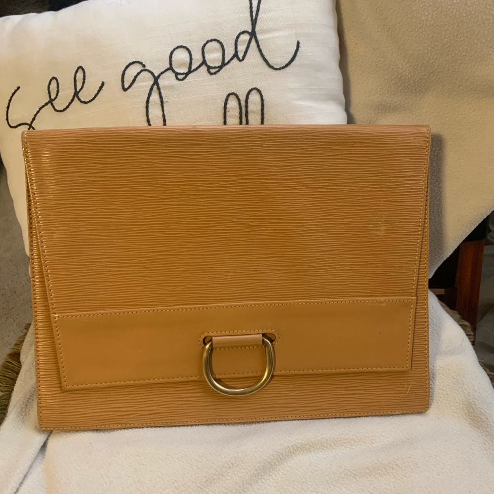 Louis Vuitton Epi Lena 32 Beige Clutch - Picture 2 of 16
